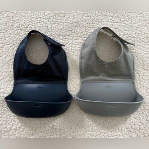 OXO Silicone Bibs in Navy and Gray